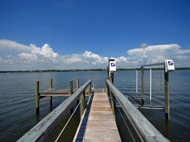 Beautiful Manasota Key Vacation Home Sleeps 6 With Dock