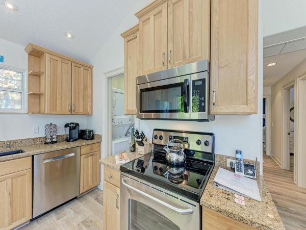 Holmes Beach Vacation Rental Sleeps 6 Guests