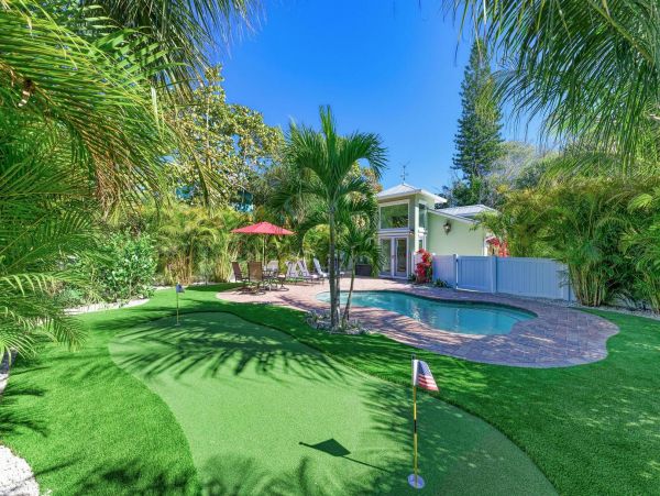 Holmes Beach Vacation Rental Sleeps 6 Guests