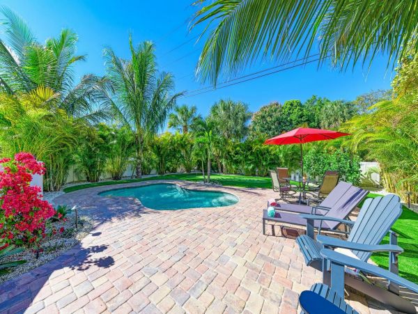 Holmes Beach Vacation Rental Sleeps 6 Guests