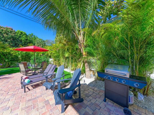 Holmes Beach Vacation Rental Sleeps 6 Guests