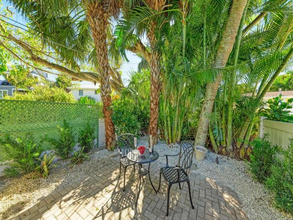 Holmes Beach Vacation Rental Sleeps 6 Guests