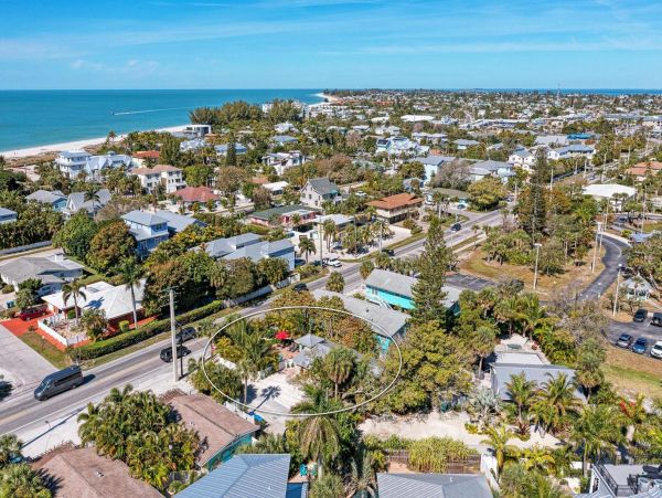 Holmes Beach Vacation Rental Sleeps 6 Guests
