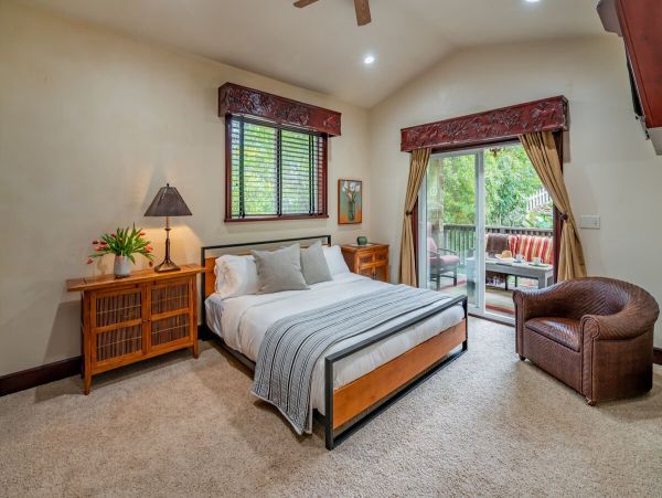 3 Bedroom Home with Balcony and Outdoor Kitchen & Fireplace
