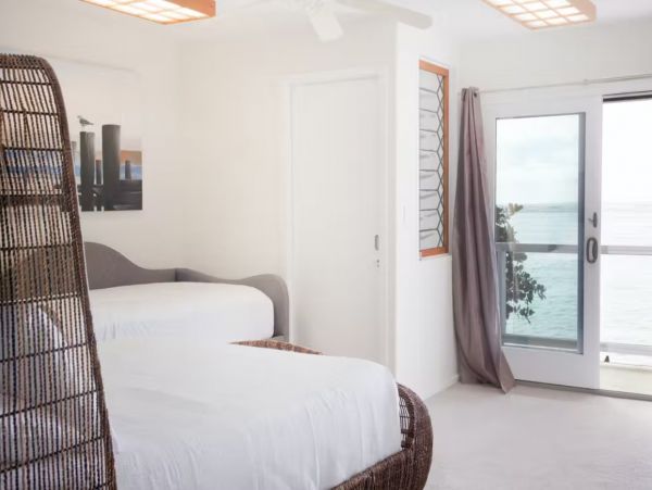 Luxury Honolulu 4 Bedroom Oceanfront Estate Private Beach