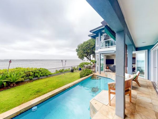 Luxury Honolulu 4 Bedroom Oceanfront Estate Private Beach
