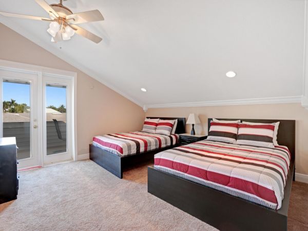 Cape Coral Vacation Home Four Bedrooms Sleeps 8 Canal Views
