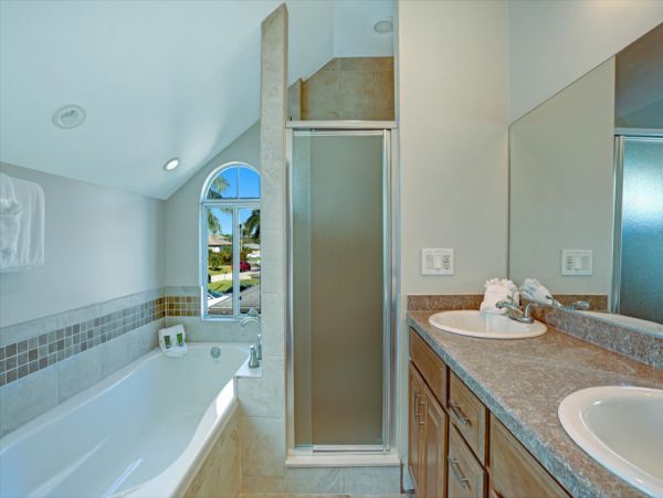 Cape Coral Vacation Home Four Bedrooms Sleeps 8 Canal Views