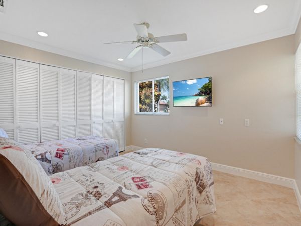 Cape Coral Vacation Home Four Bedrooms Sleeps 8 Canal Views