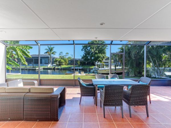Cape Coral Vacation Home Four Bedrooms Sleeps 8 Canal Views