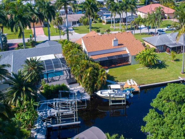 Cape Coral Vacation Home Four Bedrooms Sleeps 8 Canal Views