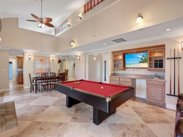 Cape Coral Vacation Home Four Bedrooms Sleeps 8 Canal Views