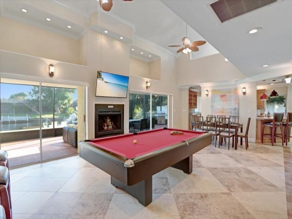 Cape Coral Vacation Home Four Bedrooms Sleeps 8 Canal Views