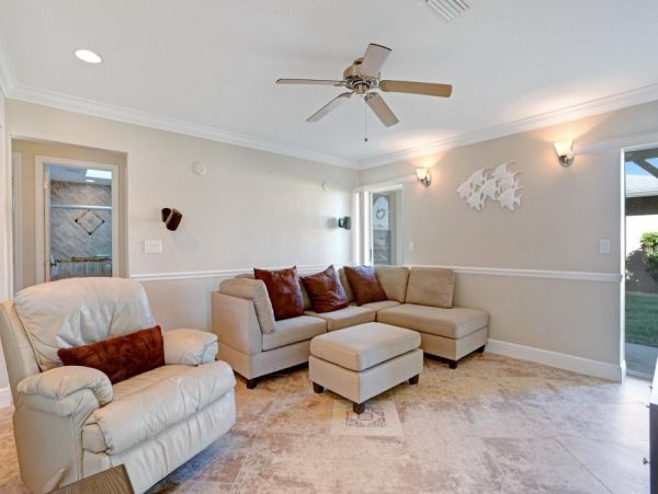 Cape Coral Vacation Home Four Bedrooms Sleeps 8 Canal Views