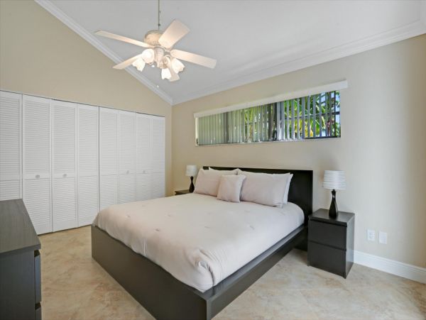 Cape Coral Vacation Home Four Bedrooms Sleeps 8 Canal Views