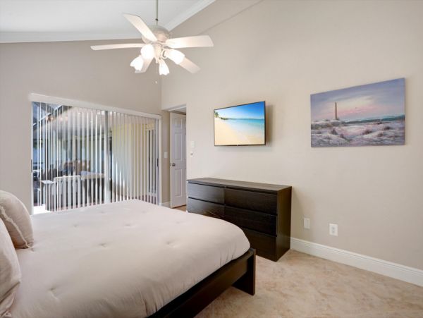 Cape Coral Vacation Home Four Bedrooms Sleeps 8 Canal Views
