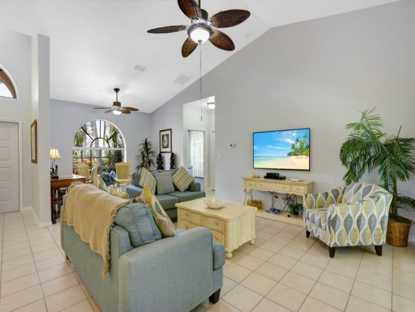 Three Bedroom Rental Home with Private Pool in Cape Coral