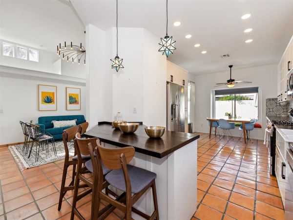 La Quinta 3 Bedroom Home with Deck & Pool