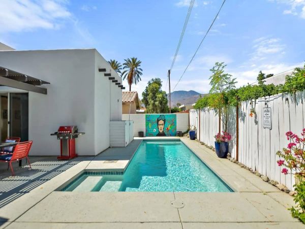 La Quinta 3 Bedroom Home with Deck & Pool