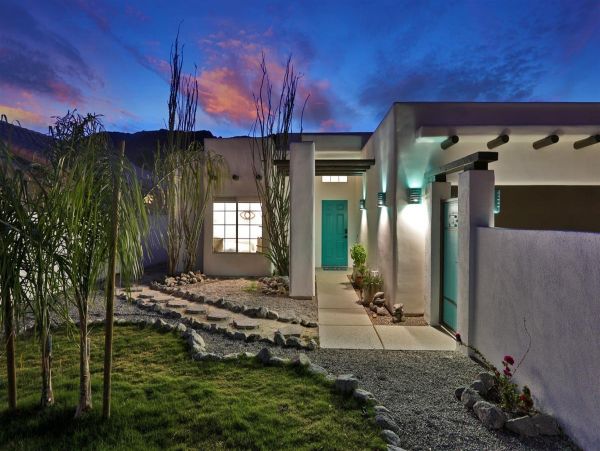 La Quinta 3 Bedroom Home with Deck & Pool