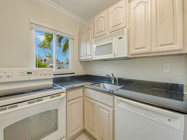 Gulf-Front Ground-Floor 2 Bedroom Condo Sleeps Four Guests