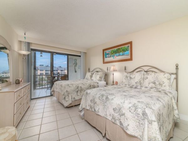 Siesta Key One Bedroom Bay View Vacation Condo Walk To Beach