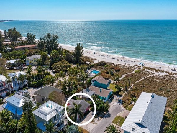 Holmes Beach Two Bedroom Vacation Cottage Walk To Beach