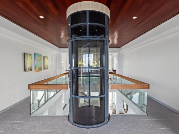 Oceanfront Six Bedroom Rental Estate in Hamakua Coast