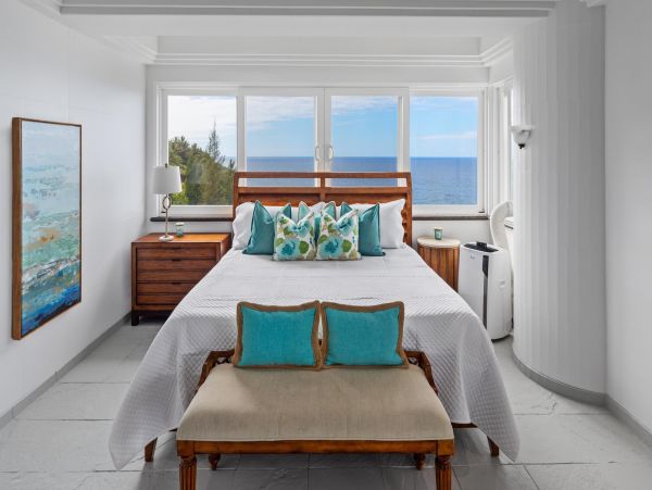 Oceanfront Six Bedroom Rental Estate in Hamakua Coast