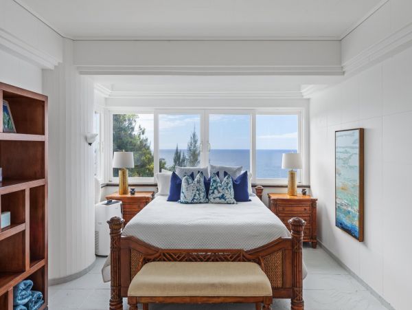 Oceanfront Six Bedroom Rental Estate in Hamakua Coast