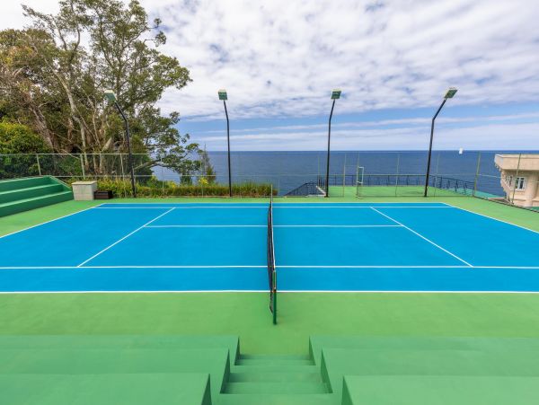 Oceanfront Six Bedroom Rental Estate in Hamakua Coast