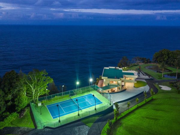 Oceanfront Six Bedroom Rental Estate in Hamakua Coast