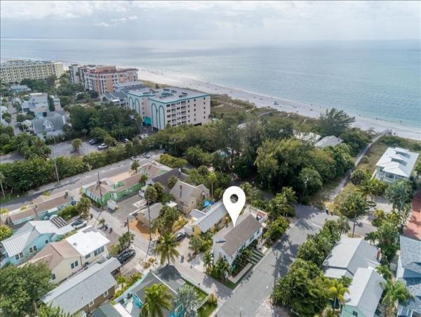 Steps to the Beach Treasure Island Vacation Home 4 Bedrooms