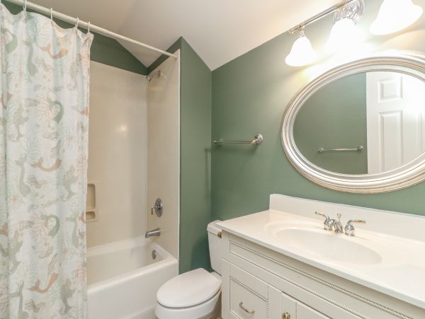 Hilton Head Vacation Home Five Bedrooms with Pool Sleeps 12