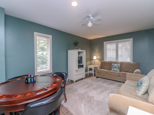Hilton Head Vacation Home Five Bedrooms with Pool Sleeps 12