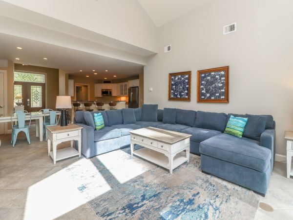 Hilton Head Vacation Home Five Bedrooms with Pool Sleeps 12