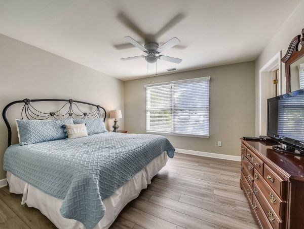 4th House from the Ocean Six Bedroom Vacation Home Sleeps 20