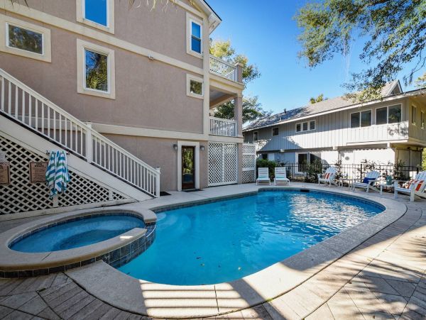 4th House from the Ocean Six Bedroom Vacation Home Sleeps 20