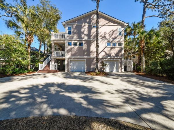 4th House from the Ocean Six Bedroom Vacation Home Sleeps 20