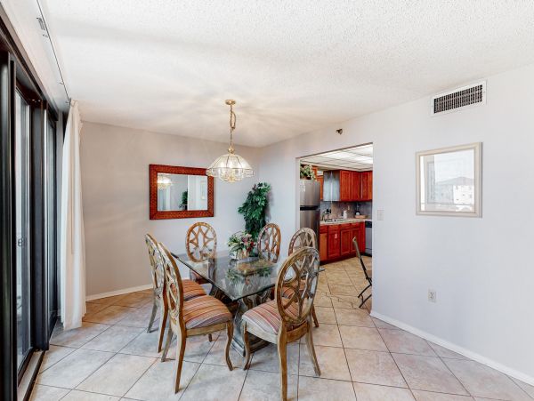Gorgeous 3 Bedroom Condo Partial View of the Gulf Sleeps 10