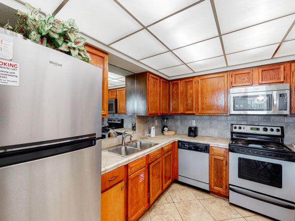 Gorgeous 3 Bedroom Condo Partial View of the Gulf Sleeps 10