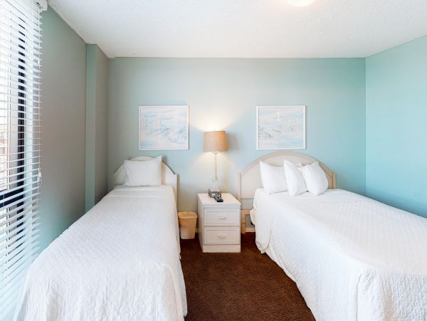 Gorgeous 3 Bedroom Condo Partial View of the Gulf Sleeps 10