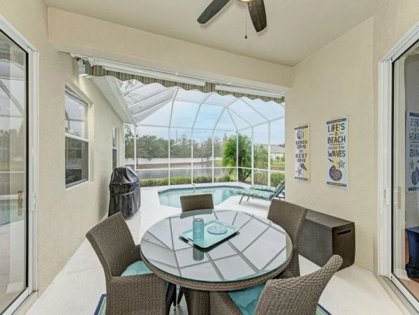 Parrish Three Bedroom Vacation Home with Caged Pool Sleeps 8