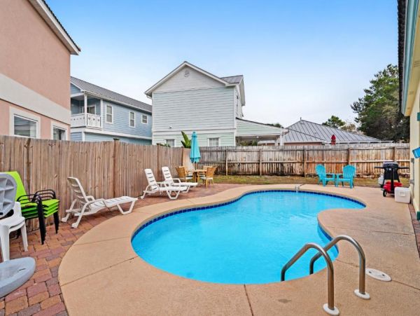 Gorgeous 3 Bedroom Coastal Home with Private & Shared Pools