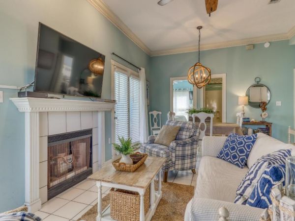 Gorgeous 3 Bedroom Coastal Home with Private & Shared Pools