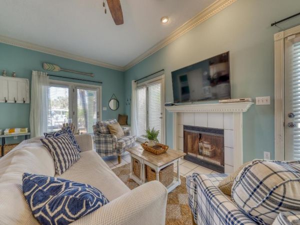 Gorgeous 3 Bedroom Coastal Home with Private & Shared Pools