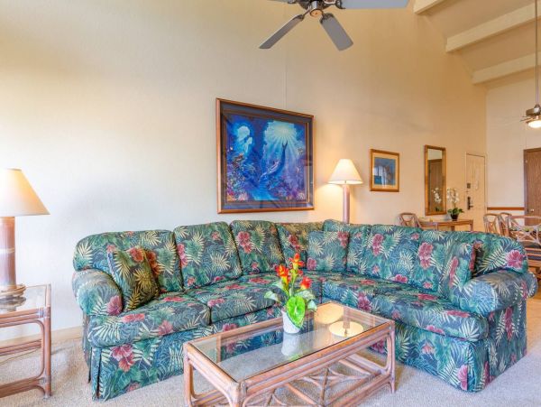 Spacious Maui 3 Bedroom Condo with Shared Pool Sleeps 8