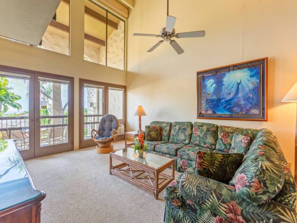 Spacious Maui 3 Bedroom Condo with Shared Pool Sleeps 8