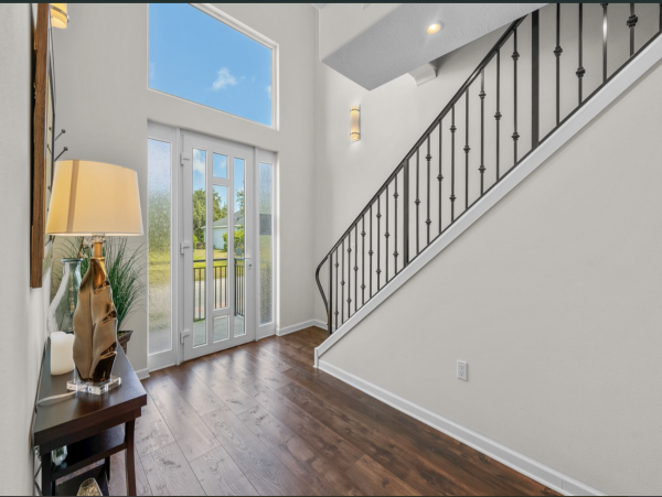 Four Bedroom Rental Home with Private Hot Tub in Bradenton