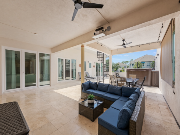 Four Bedroom Rental Home with Private Hot Tub in Bradenton